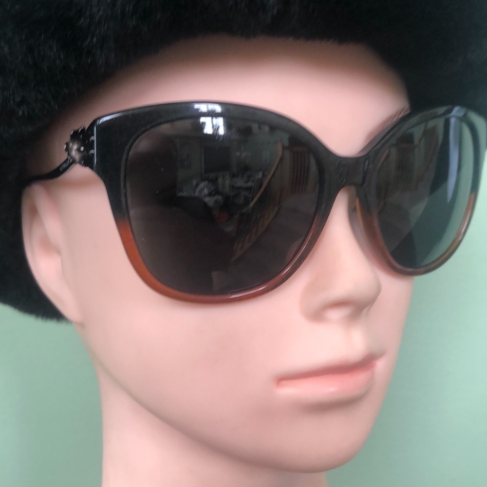 Coach - 57mm Square Sunglasses black amber - Picture 3 of 10